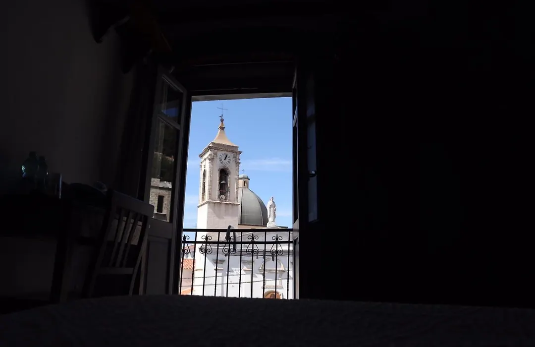 Drommire In Plassa E Clesia-1